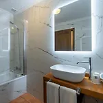 Restaurante La Casa De Juansabeli 2* 阿里纳斯·德·卡伯瑞勒斯