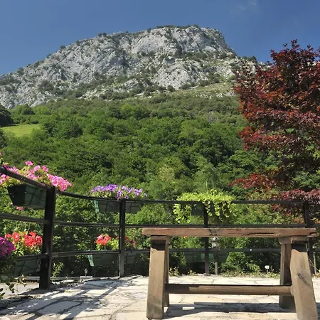 Logis Restaurante La Casa De Juansabeli