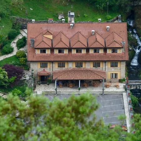 Logis Restaurante La Casa De Juansabeli 2*