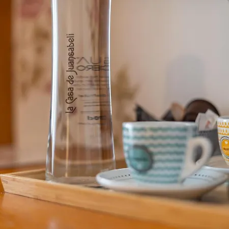 Hotel Logis Restaurante La Casa De Juansabeli 2*