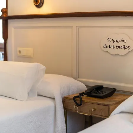 Hotel Logis Restaurante La Casa De Juansabeli Arenas De Cabrales