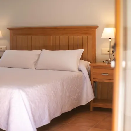 Hotel Logis Restaurante La Casa De Juansabeli