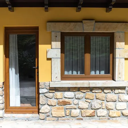 Logis Restaurante La Casa De Juansabeli Arenas De Cabrales