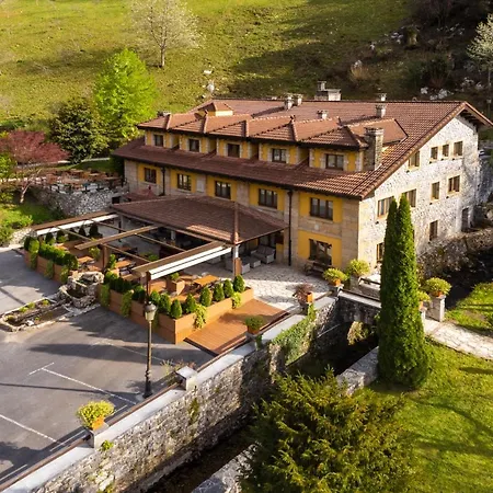 Hotel Logis Restaurante La Casa De Juansabeli 2*
