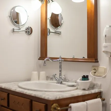 Logis Restaurante La Casa De Juansabeli Las Arenas