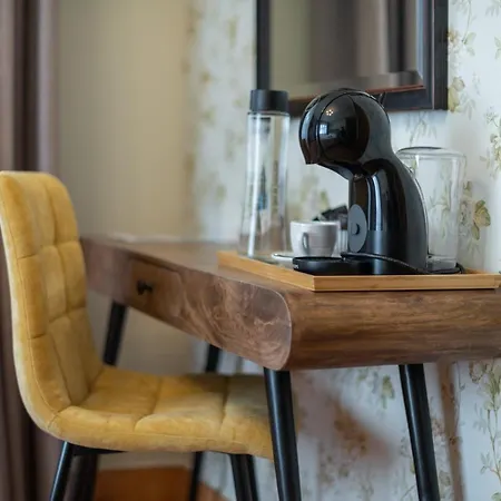 Hotel Logis Restaurante La Casa De Juansabeli 2*