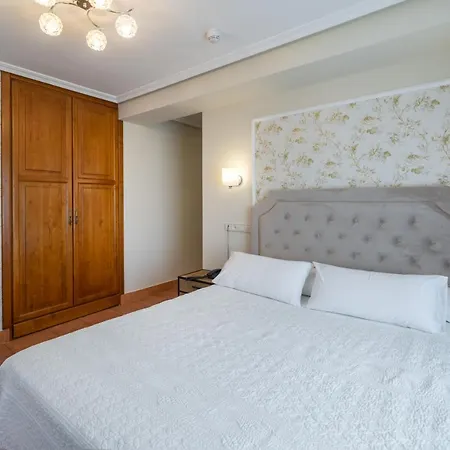 Logis Restaurante La Casa De Juansabeli