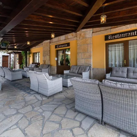 Logis Restaurante La Casa De Juansabeli Hotel