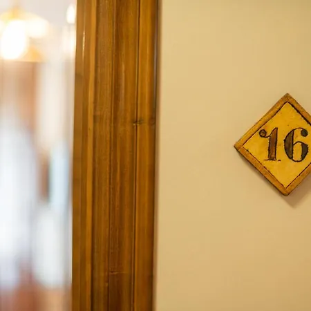 Hotel Logis Restaurante La Casa De Juansabeli Las Arenas