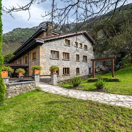 Logis Restaurante La Casa De Juansabeli Hotel