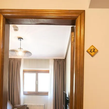 Logis Restaurante La Casa De Juansabeli Hotel