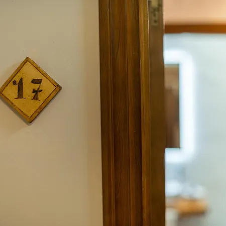 Logis Restaurante La Casa De Juansabeli Hotel 2*