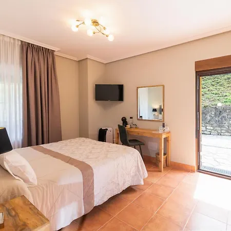 Hotel Logis Restaurante La Casa De Juansabeli