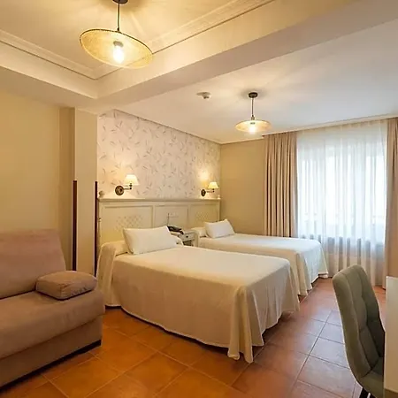 Restaurante La Casa De Juansabeli 2* 阿里纳斯·德·卡伯瑞勒斯
