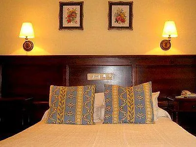 Restaurante La Casa De Juansabeli מלון 2*